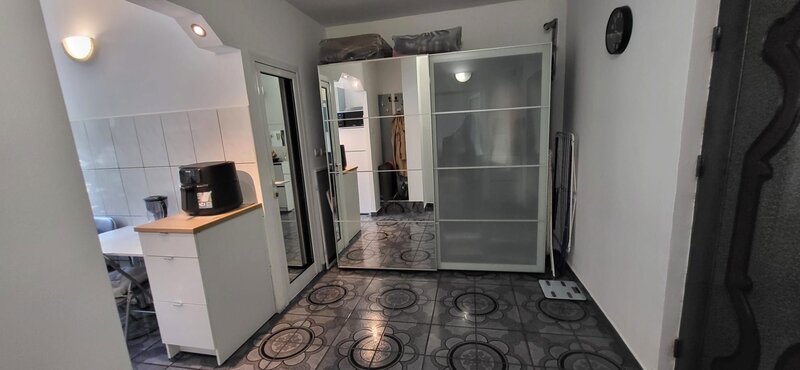 Pomarla, garsoniera luminoasa 5 min. metrou Brancoveanu DB2001